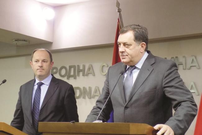 luka_petrovic_i_milorad_dodik.jpg